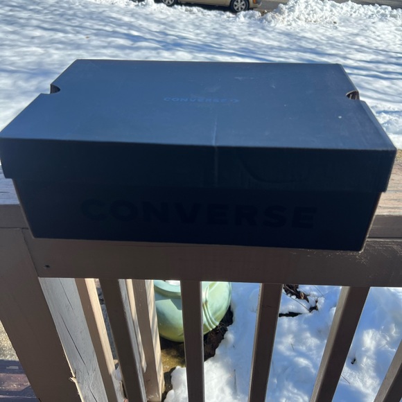 Convese - Picture 7 of 8